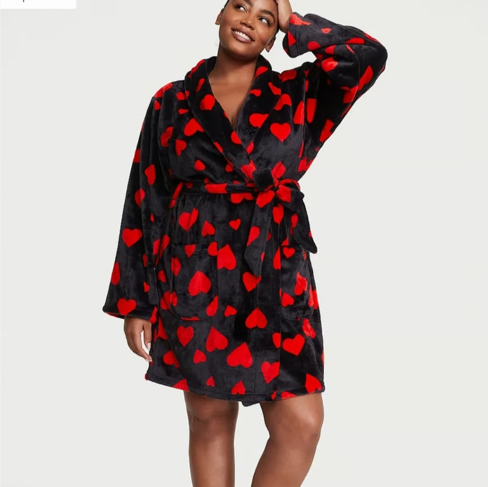 Victoria Secret Plush Robe size XL/XXL NWT